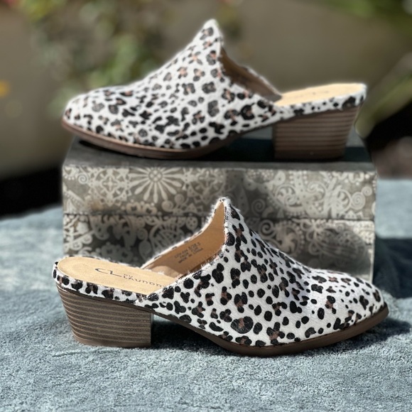 CL by Laundry Catherine Faux Leo Heeled Mules Size 8/38.5 - Picture 2 of 4